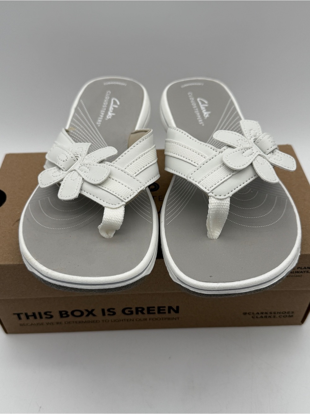 Clarks Brinkley Flora Women’s White Slide Sandals Size 7 M NEW IN BOX